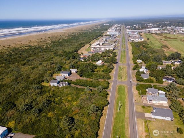 557 Ocean Shores Boulevard NW, Ocean Shores, WA 98569