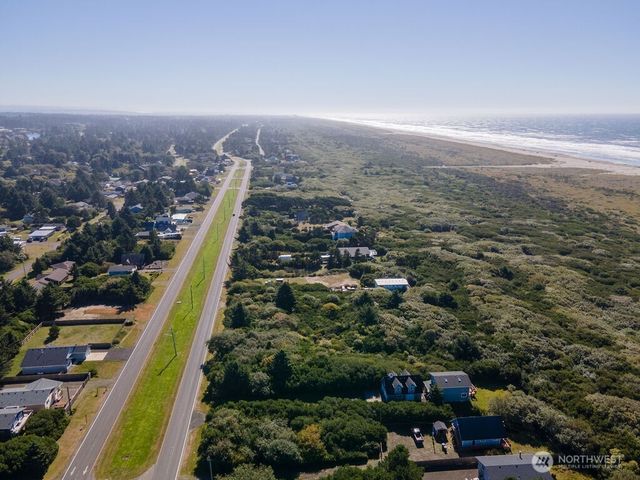 557 Ocean Shores Boulevard NW, Ocean Shores, WA 98569