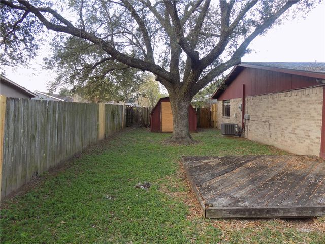 16807 Clan Macintosh Drive, Houston, TX 77084