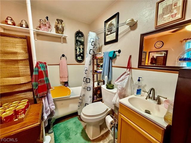 2253 8th CT, Lehigh Acres, FL 33936