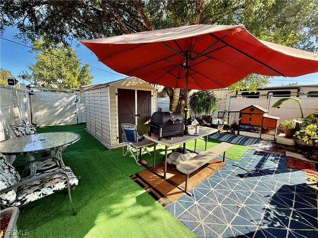 2253 8th CT, Lehigh Acres, FL 33936