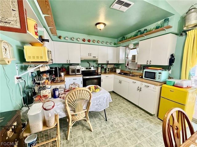 2253 8th CT, Lehigh Acres, FL 33936