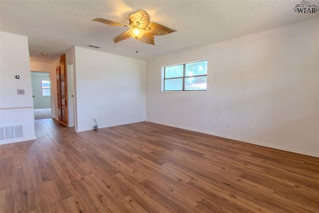 123 WESTVIEW LANE, Iowa Park, TX 76367