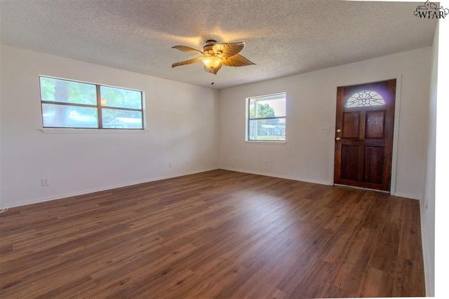 123 WESTVIEW LANE, Iowa Park, TX 76367