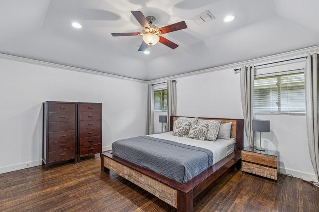 8709 Labron Avenue, Dallas, TX 75209