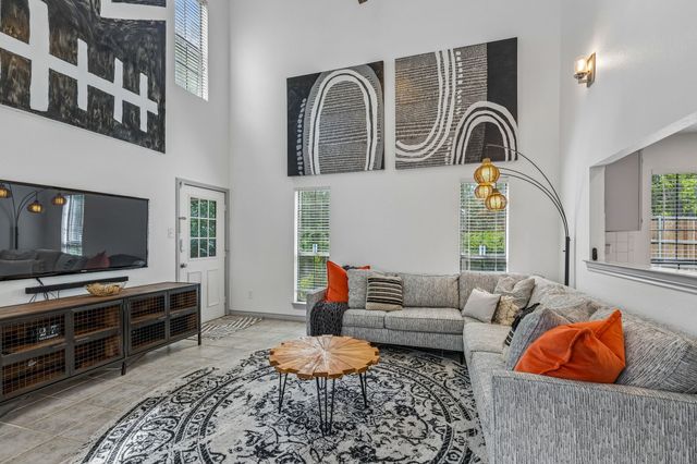 8709 Labron Avenue, Dallas, TX 75209