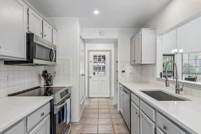 8709 Labron Avenue, Dallas, TX 75209