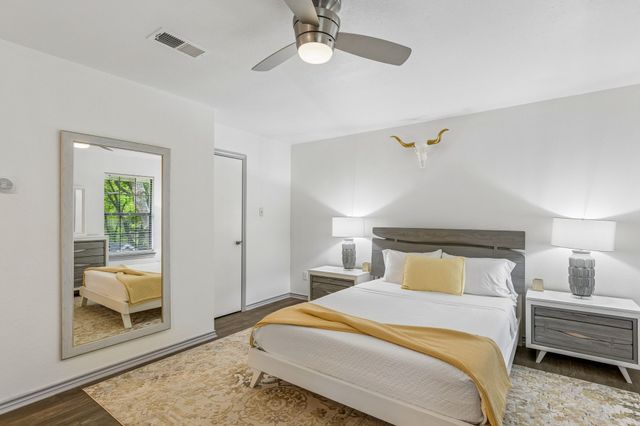 8709 Labron Avenue, Dallas, TX 75209