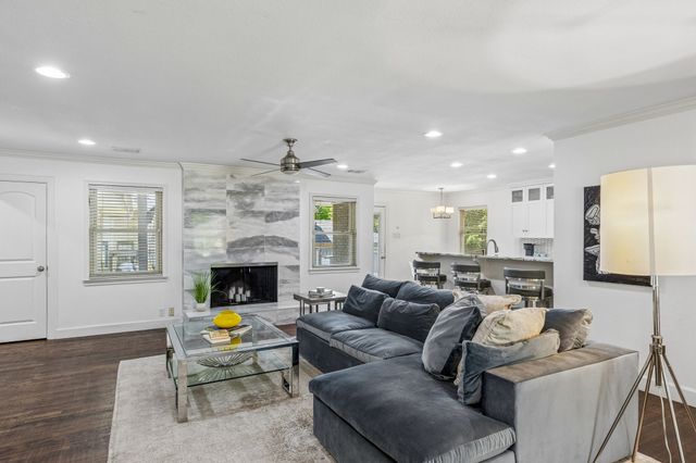 8709 Labron Avenue, Dallas, TX 75209