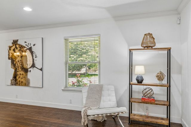 8709 Labron Avenue, Dallas, TX 75209