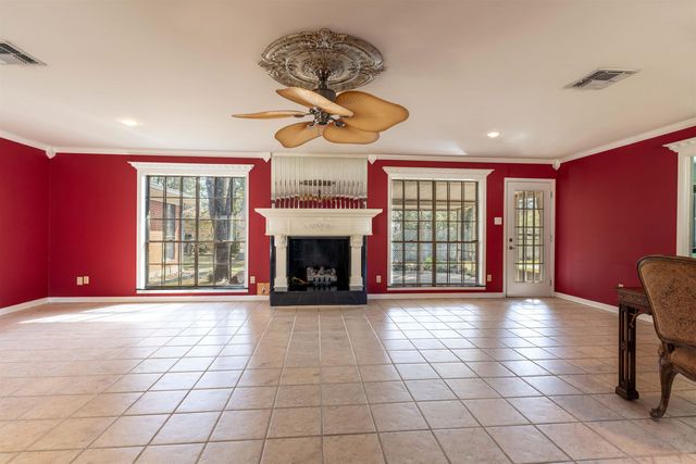 1204 Azalea, Longview, TX 75601