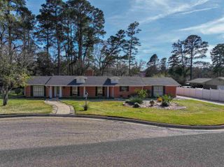 1204 Azalea, Longview, TX 75601