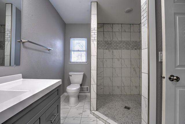 1416 7th ST SW, Minot, ND 58701