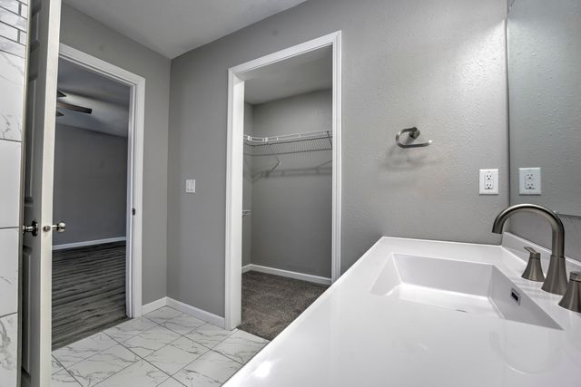 1416 7th ST SW, Minot, ND 58701