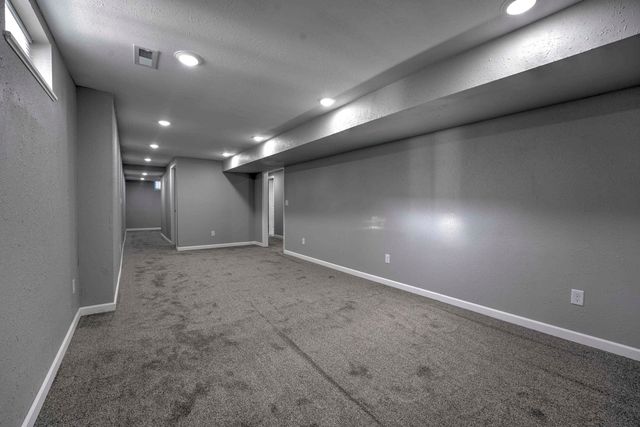 1416 7th ST SW, Minot, ND 58701