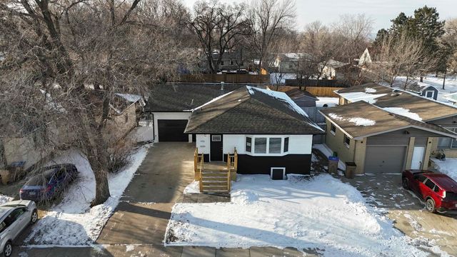 1416 7th ST SW, Minot, ND 58701