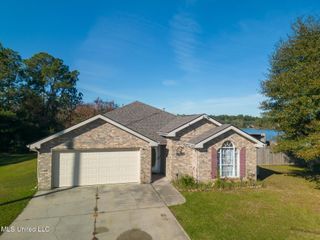 11347 Crystal Lake Drive, Gulfport, MS 39503