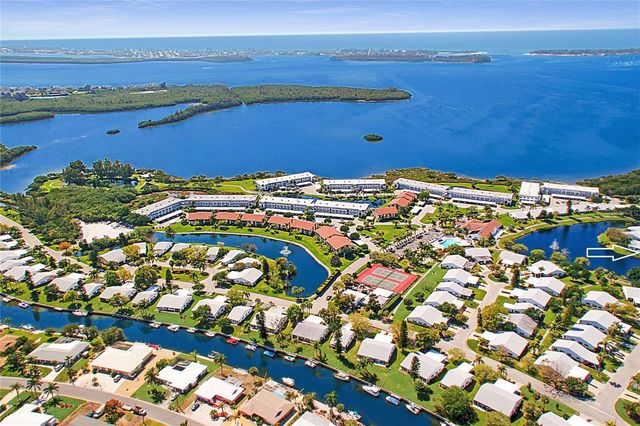 4603 LEXINGTON CIRCLE, Bradenton, FL 34210