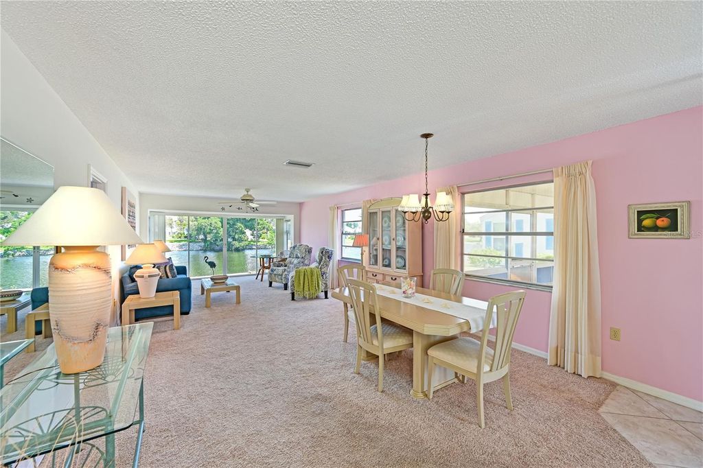 Image 9 of property listing at 4603 LEXINGTON CIRCLE, Bradenton, FL 34210