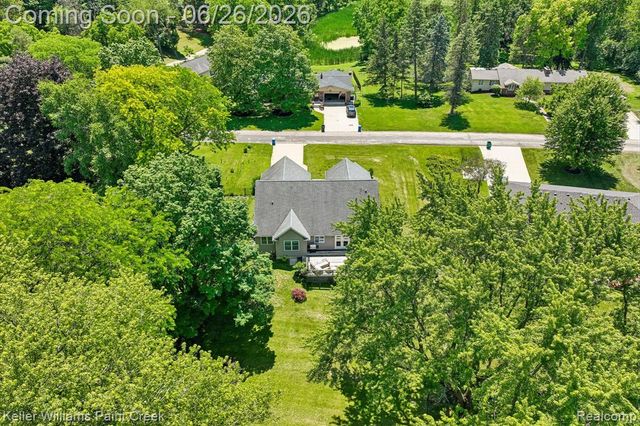 225 E Caledonia Street, Howell, MI 48843