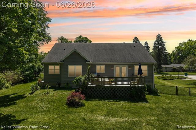 225 E Caledonia Street, Howell, MI 48843