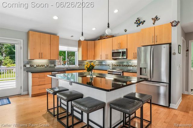 225 E Caledonia Street, Howell, MI 48843