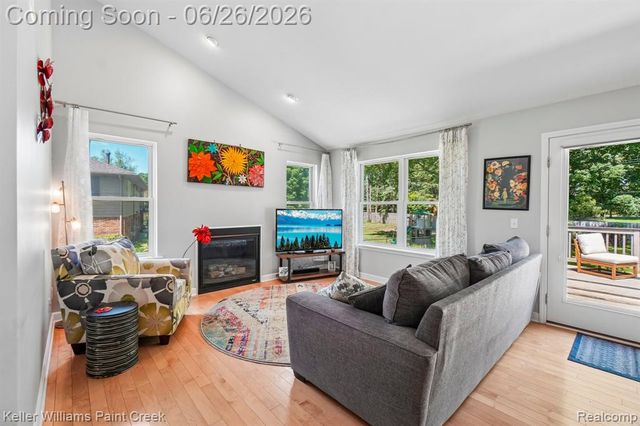 225 E Caledonia Street, Howell, MI 48843