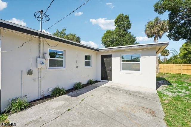 4927 Billys Creek DR, Fort Myers, FL 33905