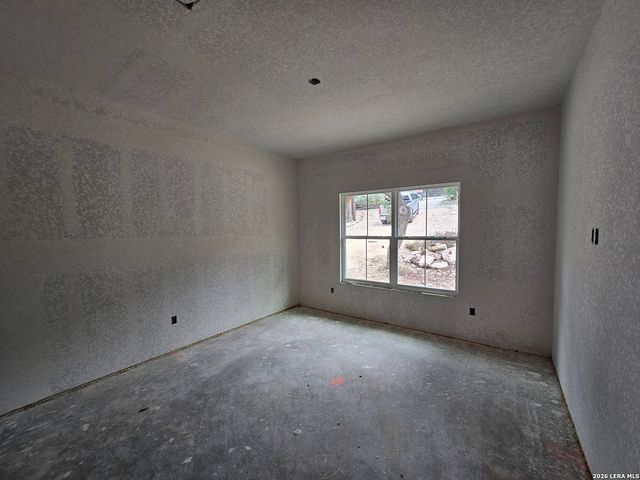 664 LUEHLFING DR, Canyon Lake, TX 78133