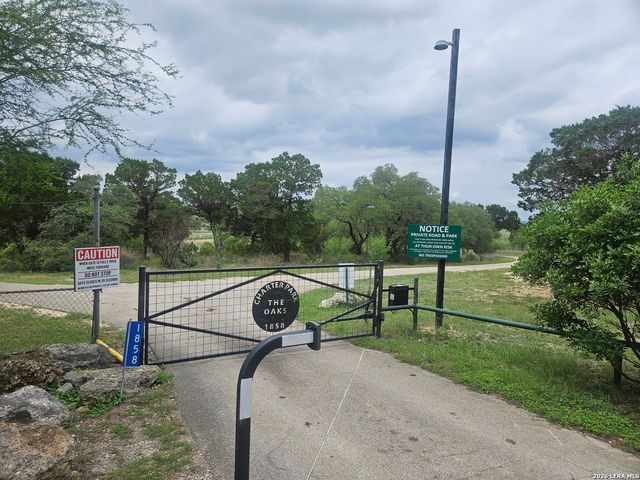 664 LUEHLFING DR, Canyon Lake, TX 78133