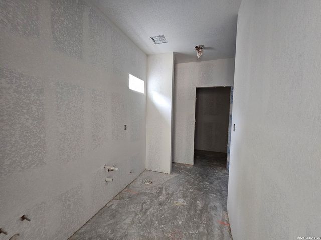 664 LUEHLFING DR, Canyon Lake, TX 78133