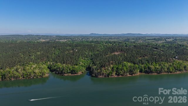 105 Beacon Ridge Drive, Connelly Springs, NC 28612