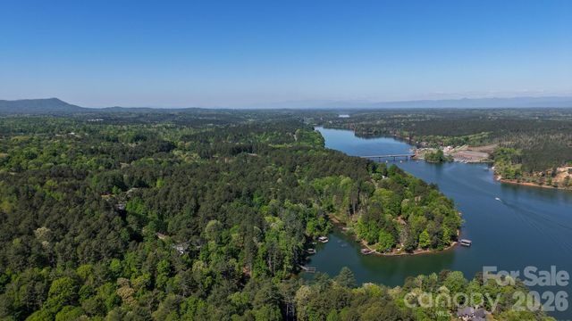 105 Beacon Ridge Drive, Connelly Springs, NC 28612