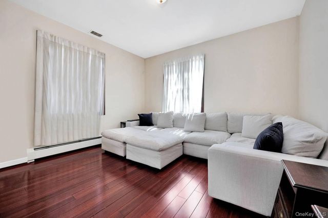 186-31 radnor Road, Jamaica Estates, NY 11432
