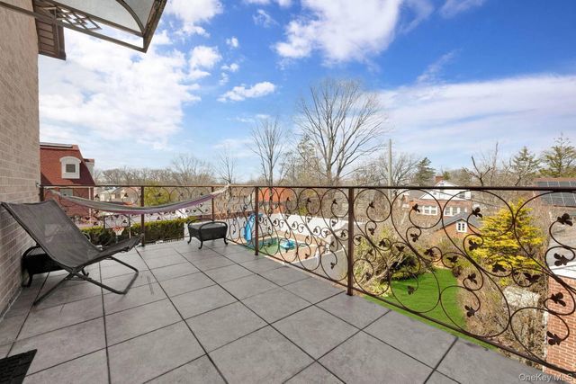 186-31 radnor Road, Jamaica Estates, NY 11432