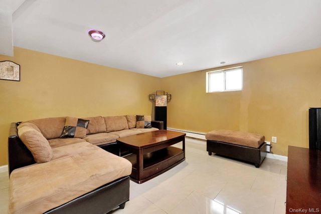 186-31 radnor Road, Jamaica Estates, NY 11432