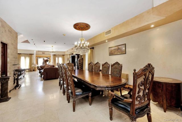 186-31 radnor Road, Jamaica Estates, NY 11432