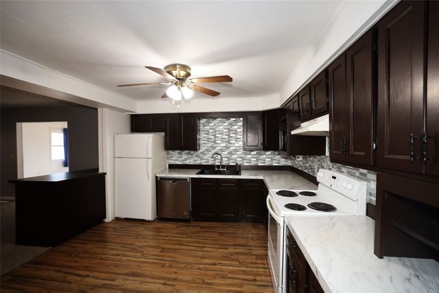 325 N Locust Street, Madrid, IA 50156