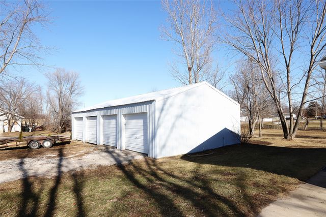 325 N Locust Street, Madrid, IA 50156