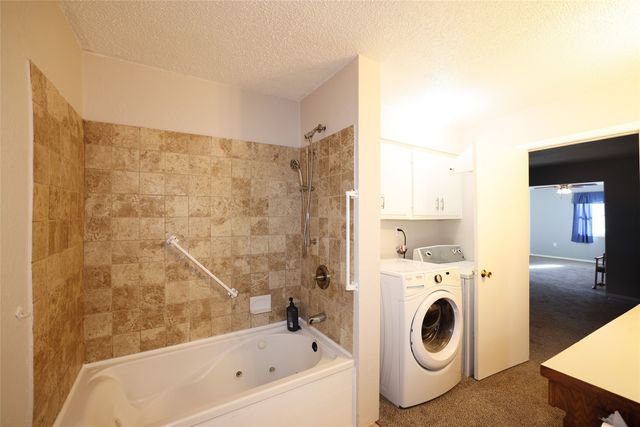 325 N Locust Street, Madrid, IA 50156