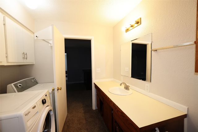 325 N Locust Street, Madrid, IA 50156