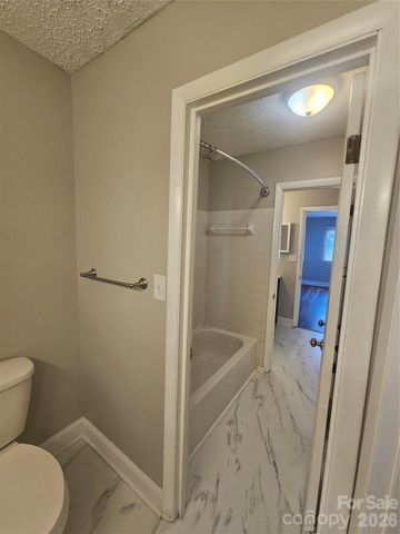 1050 21st Avenue NW 64, Hickory, NC 28601