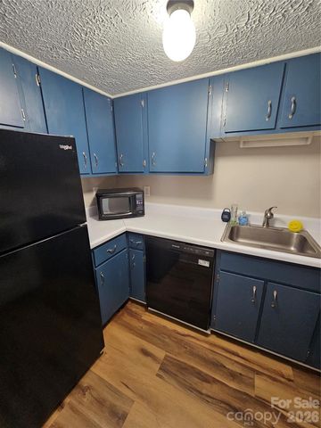 1050 21st Avenue NW 64, Hickory, NC 28601