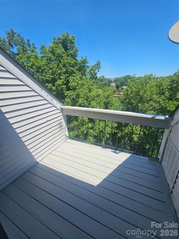 1050 21st Avenue NW 64, Hickory, NC 28601
