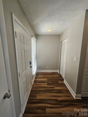 1050 21st Avenue NW 64, Hickory, NC 28601