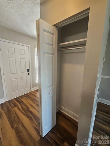 1050 21st Avenue NW 64, Hickory, NC 28601