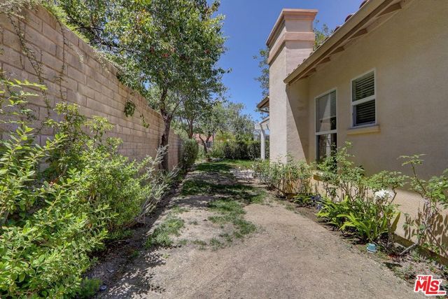 23863 Erin Place, West Hills, CA 91304