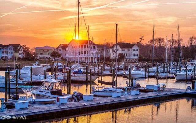 3350 Club Villas Drive 1105, Southport, NC 28461