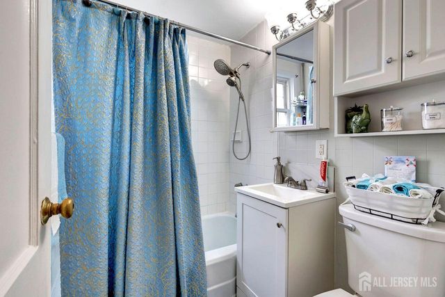 3 State Street, Carteret, NJ 07008