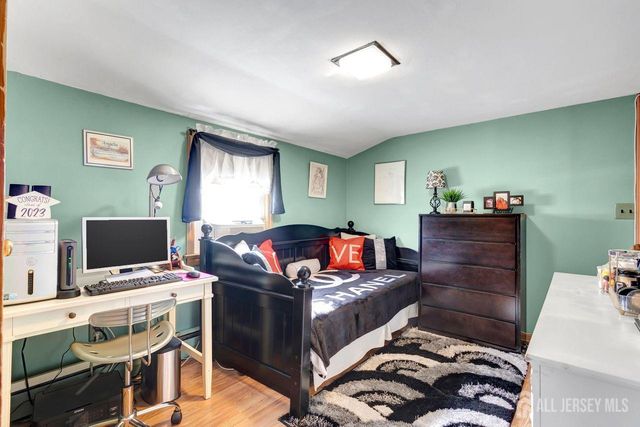 3 State Street, Carteret, NJ 07008